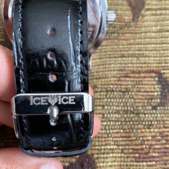 Brand new “Ice Ice Volcano” Genuine Diamonds Bezel Large Face Men’s Watch. Nice! - Picture 9 of 10